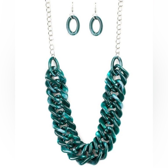 paparazzi Jewelry - Comin In HAUTE - Green Paparazzi Link Necklace & Earrings Set